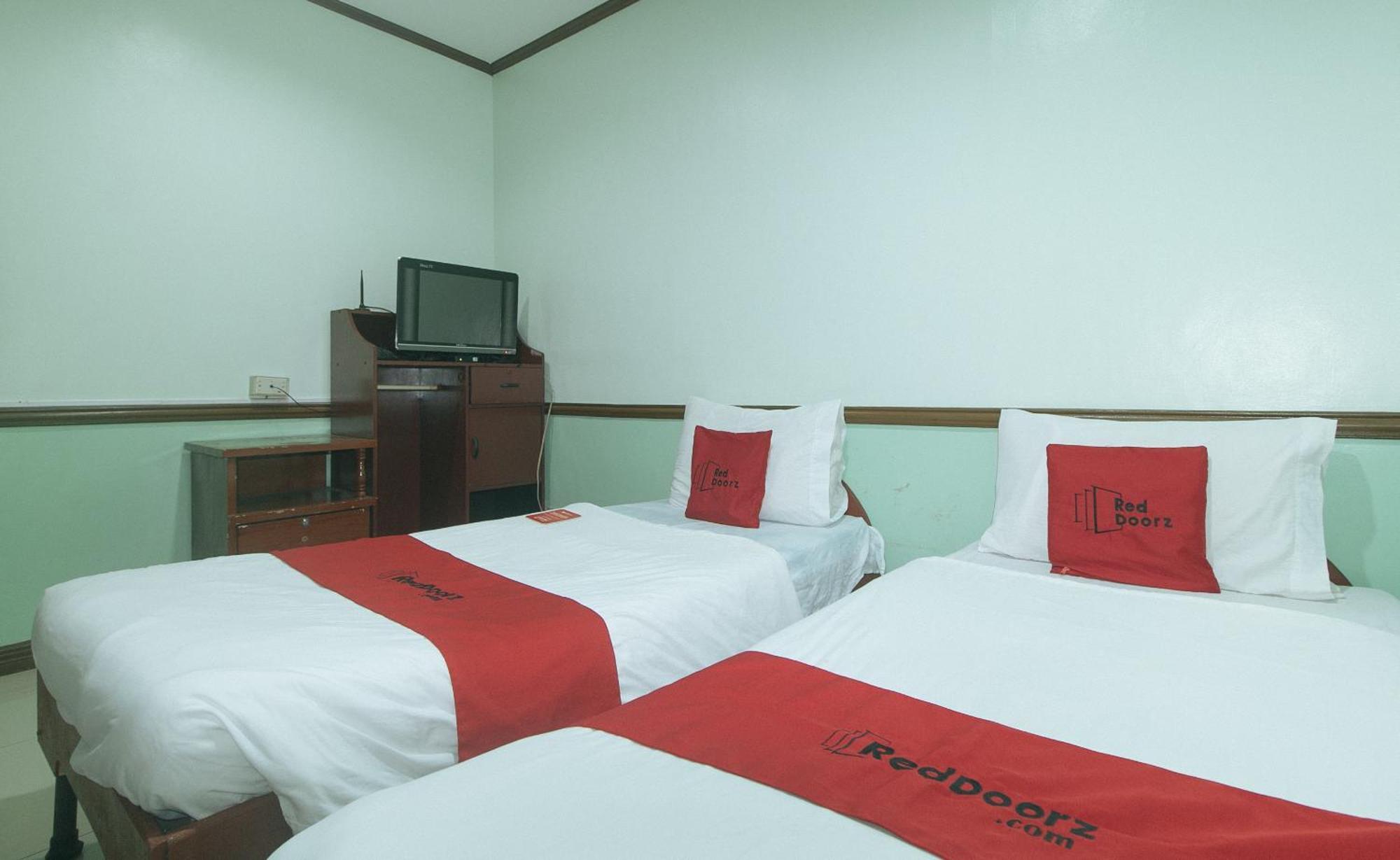 Reddoorz At Maanyag Pension House Mandaue Cebu Exteriör bild