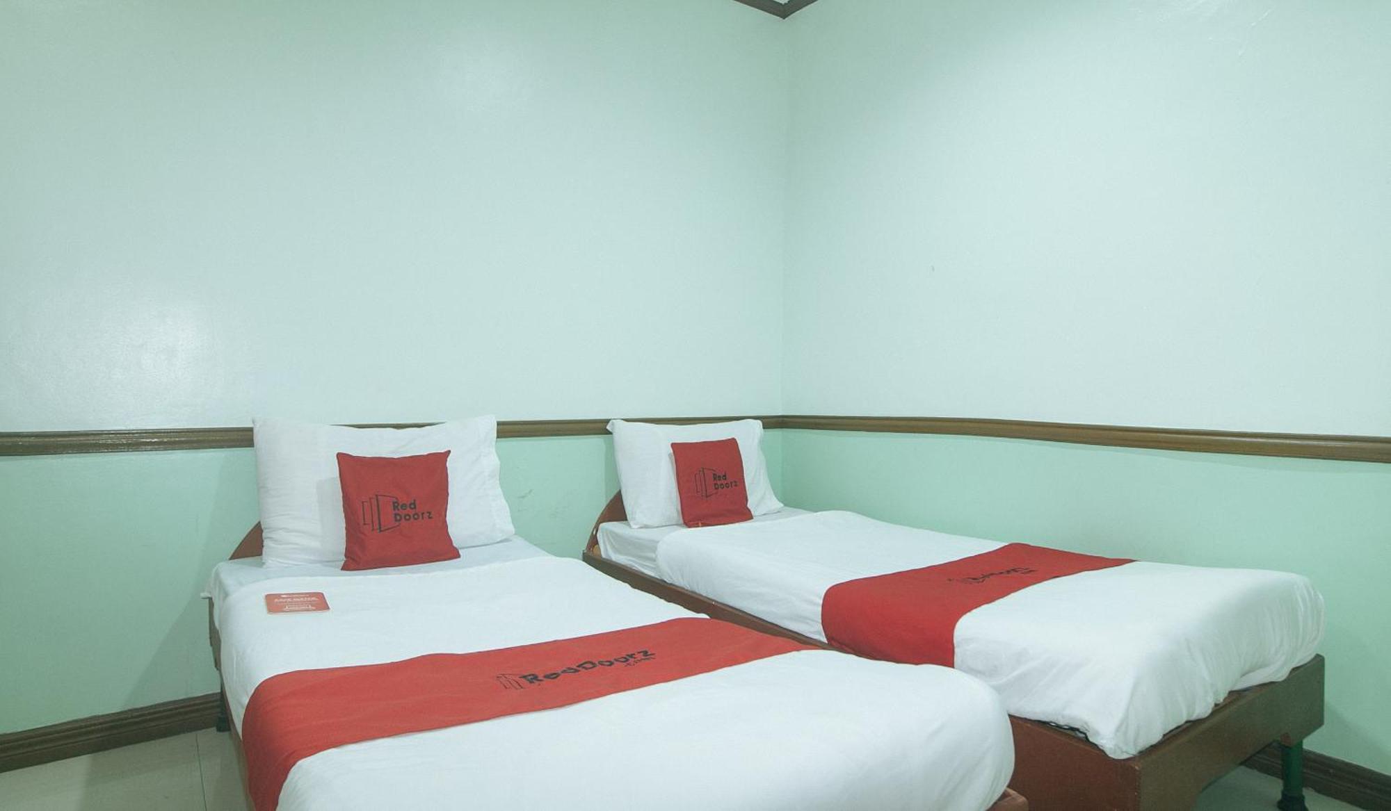 Reddoorz At Maanyag Pension House Mandaue Cebu Exteriör bild