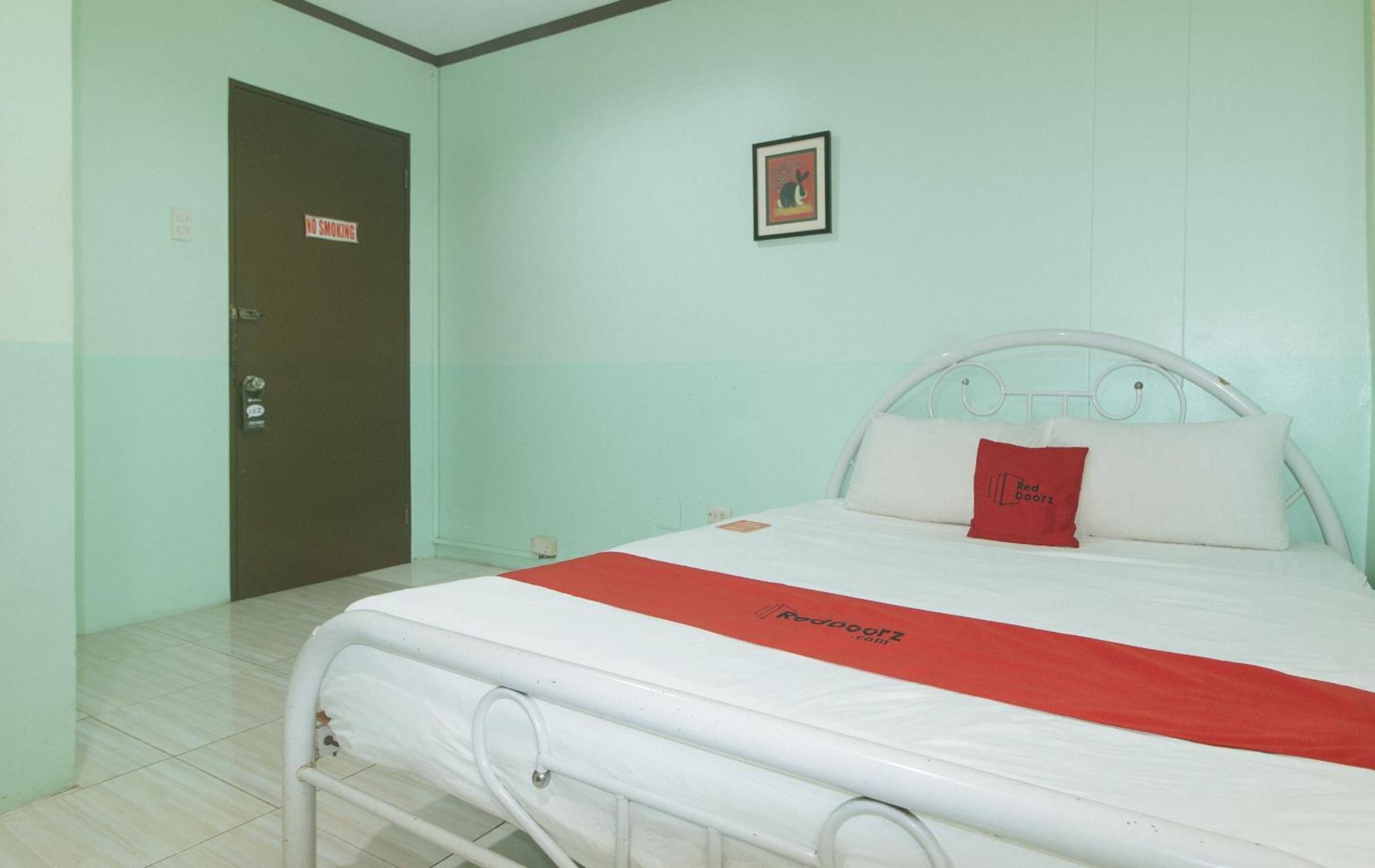 Reddoorz At Maanyag Pension House Mandaue Cebu Exteriör bild