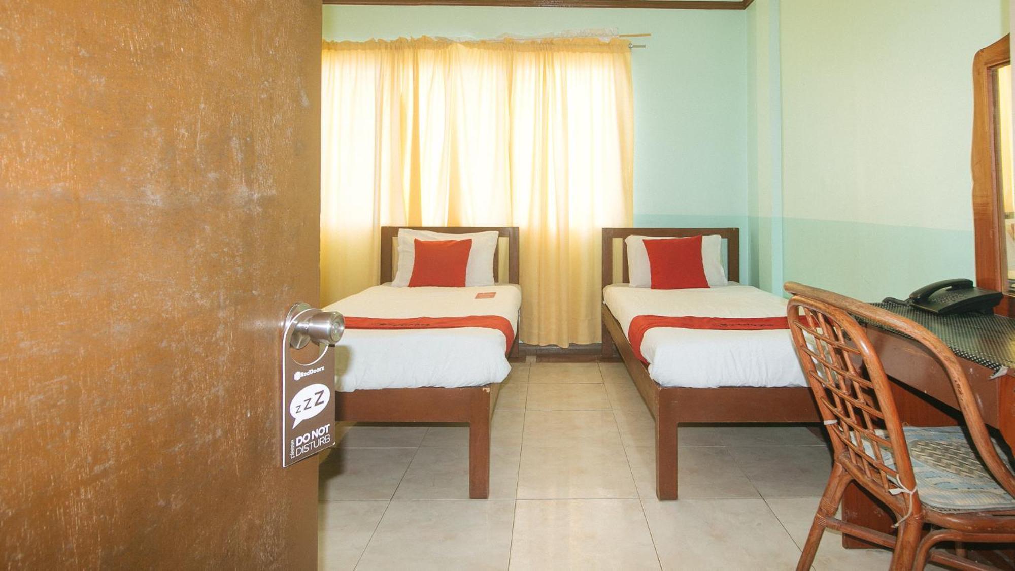 Reddoorz At Maanyag Pension House Mandaue Cebu Exteriör bild